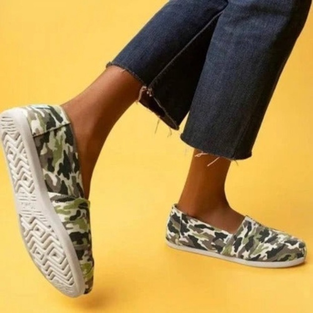 TOMS Women's Shoes, Size 7, Olive Green Camo Print Alpargata Slip-on Shoe